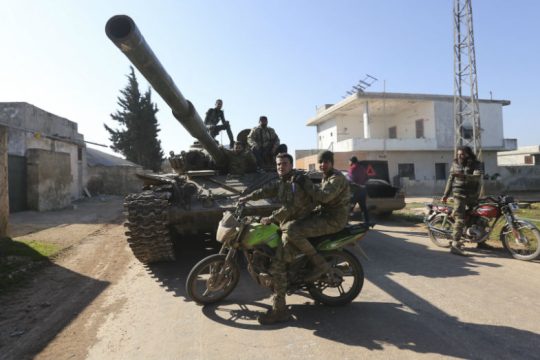 Αυξάνεται η «εύφλεκτη ύλη» γύρω από την Ιντλίμπ