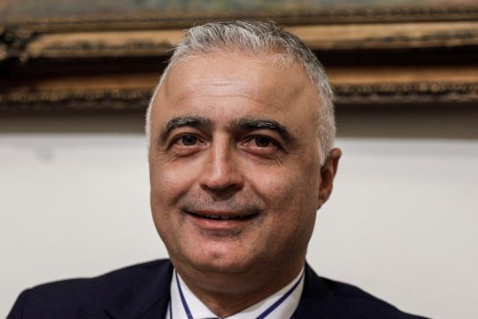 Πυρά ΣΥΡΙΖΑ για βουλευτή-διπλοθεσίτη της Νέας Δημοκρατίας