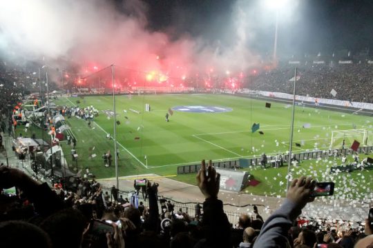 Έφοδος της αστυνομίας στην Τούμπα και έρευνες πριν το μεγάλο ντέρμπι