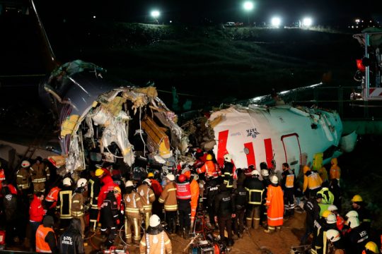 Ανεβαίνει ο αριθμός των νεκρών από αεροπορικό δυστύχημα στην Τουρκία