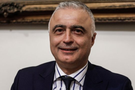 Αφωνία της Ν.Δ. για τον διπλοθεσίτη βουλευτή Ημαθίας