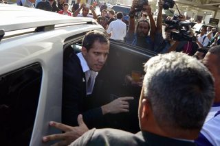 Υποδοχή… προδότη για τον Γουαϊδό