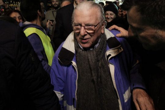Ο πολιτικός και καλλιτεχνικός κόσμος αποχαιρετά τον Κώστα Βουτσά