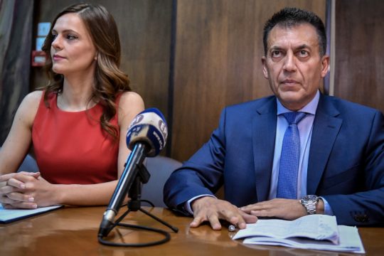 Παραδοχή Βρούτση για κατάργηση έκπτωσης εισφορών για τις μητέρες