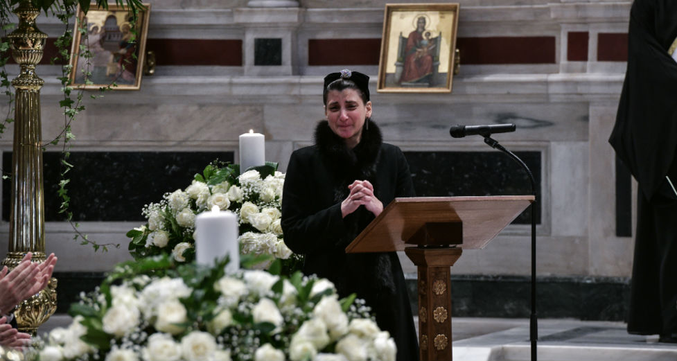 Βαθιά συγκίνηση στην κηδεία του Κώστα Βουτσά