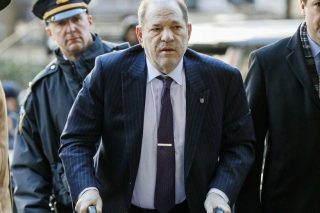 «Χάρβεϊ Γουάινστιν, παραγωγός, καταδικασμένος βιαστής»
