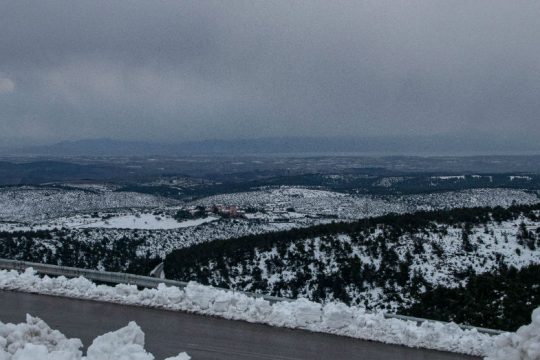 Χιόνια, βροχές και τσουχτερό κρύο
