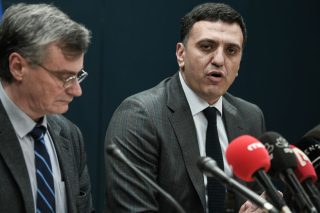 Ο παιδικός φάρυγγας έκλεισε τα σχολεία
