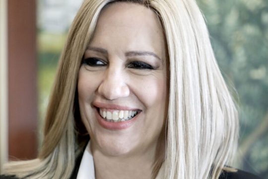 Μόνιμες μειώσεις των υπερπλεονασμάτων ζητά το ΚΙΝ.ΑΛΛ.