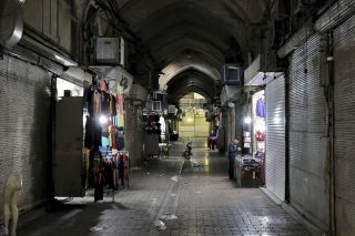 Εξαρση της πανδημίας στο Ιράν, ελπίδες από Κίνα