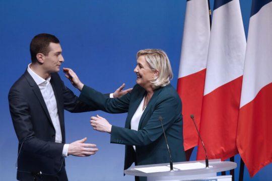 Στον Εβρο και το… πουλέν της Λεπέν