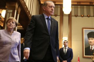 Αμηχανία του Βερολίνου για Τουρκία και προσφυγικό
