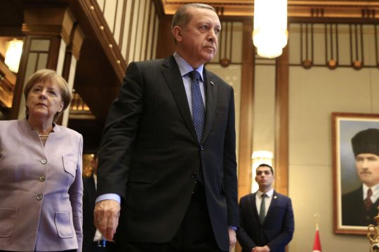 Αμηχανία του Βερολίνου για Τουρκία και προσφυγικό