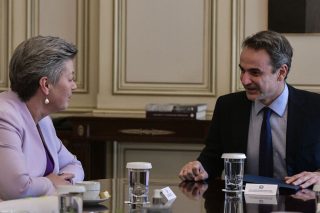 Ευρω – χαστούκια στην Αθήνα