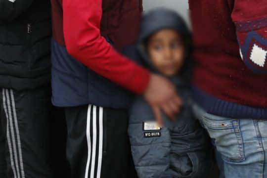 Δίκη-εξπρές για ανήλικα ασυνόδευτα προσφυγόπουλα