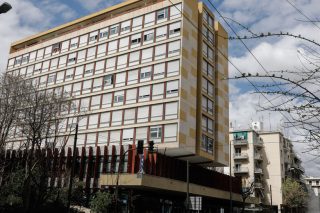 «Να πάτε σε ξενώνες αστέγων»