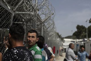 Η ελληνική κυβέρνηση απέναντι σε ευρωπαϊκό και διεθνές δίκαιο
