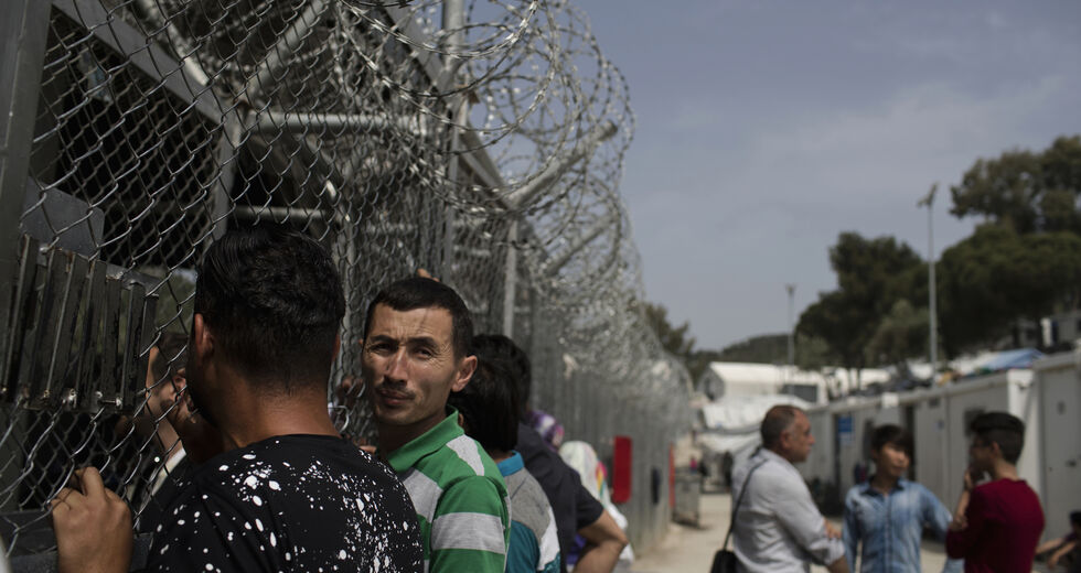Η ελληνική κυβέρνηση απέναντι σε ευρωπαϊκό και διεθνές δίκαιο