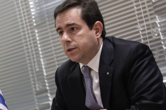 «Γέφυρες» Μηταράκη προς Μουτζούρη