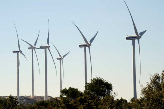 Αντιδρούν οι κάτοικοι της Σητείας για το αιολικό πάρκο και το λατομείο