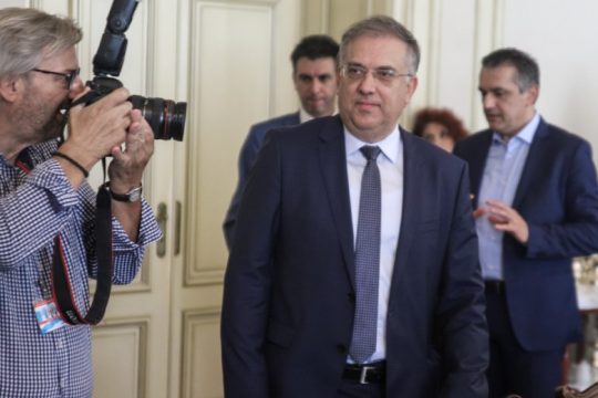 Θεοδωρικάκος: Επεκτείνονται οι άδειες ειδικού σκοπού