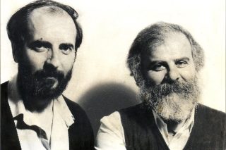 Οι κεραίες στα μπαλκόνια