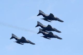 Έβαλαν μαχητικά να κάνουν πρόβα εν μέσω πανδημίας; Λίγη ντροπή δε βλάπτει