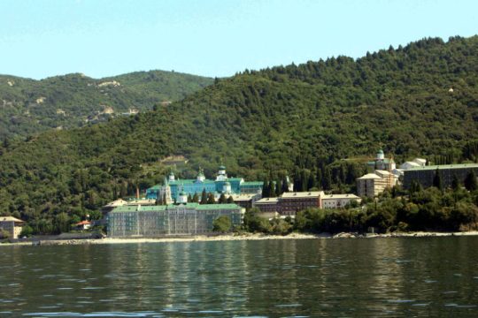 Κλείνει τις πύλες του το Άγιον Όρος