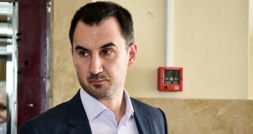 «Την μικροπολιτική αμηχανία της κυβέρνησης επιβεβαιώνει η παρουσία χιλιάδων πιστών σήμερα»