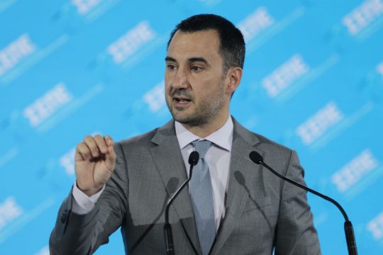 «Θα πληρώσουμε στο πολλαπλάσιο την ολιγωρία της κυβέρνησης για την οικονομία»