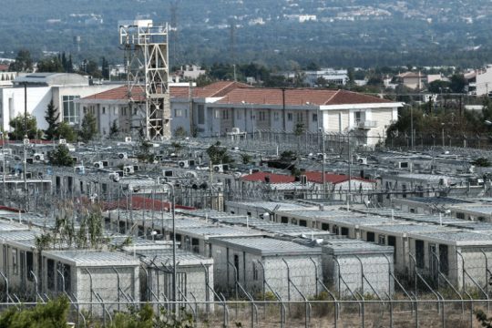 Κορονοϊός: Καθησυχάζουν για τους πρόσφυγες στην Αμυγδαλέζα