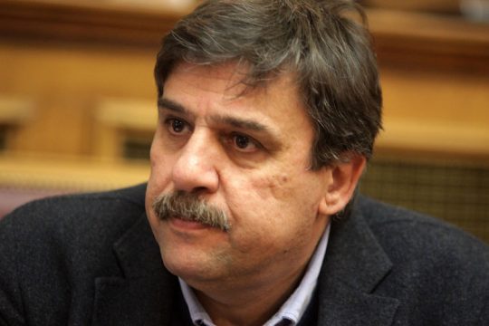  Ξανθός: Λαθροχειρία Πέτσα που εκθέτει την κυβέρνηση