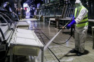 Οι τελικές ρυθμίσεις για το επίδομα των 800 ευρώ και τις αναγκαστικές άδειες