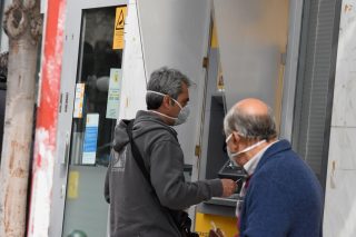 Επίδομα… πτωχοκομείου δίνει η Ελλάδα