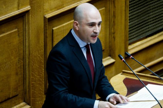 «Υιοθετεί η Ν.Δ. τις ντροπιαστικές δηλώσεις Μπογδάνου;»
