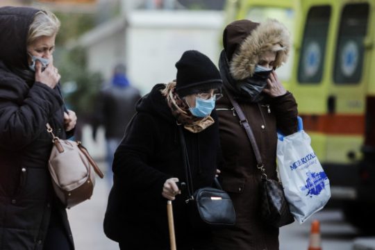 Σε κρίσιμη κατάσταση ο 66χρονος – 45 τα κρούσματα κορονοϊού στην Ελλάδα