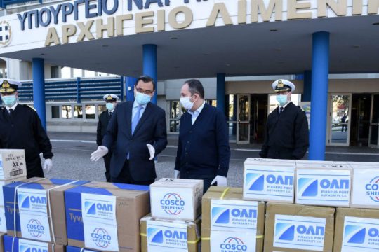 Προσφορά υγειονομικού υλικού από την Cosco