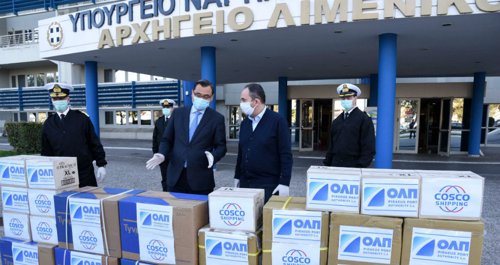 Προσφορά υγειονομικού υλικού από την Cosco
