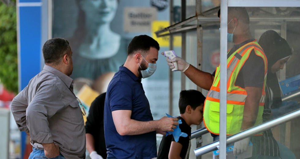 Αυστηροποιούνται τα μέτρα, καταρρέουν οι αγορές