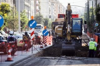 Ποιος θα πέσει στη λακκούβα;