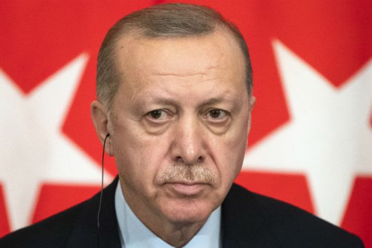 Υποκρισία Ερντογάν: Επιβεβαιώνει Μπορίσοφ και το παίζει προστάτης των προσφύγων