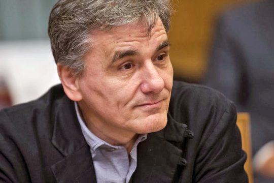 Ε. Τσακαλώτος: «Ούτε να διανοηθεί ο κ. Σταϊκούρας να μην δώσει δώρο Πάσχα»