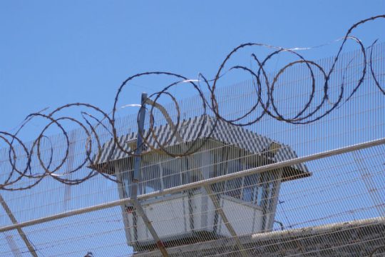 Αποσυμφόρηση φυλακών χωρίς λάσπη