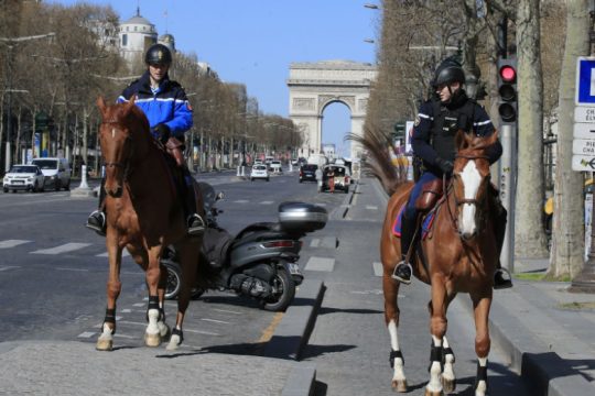 Σε «υγειονομική έκτακτη ανάγκη» η Γαλλία