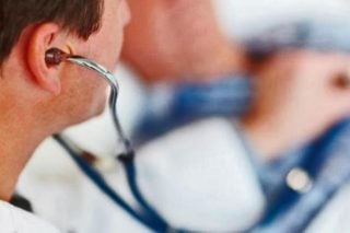 «Σαρώνει» η γρίπη, εκκλήσεις για εμβολιασμό του πληθυσμού