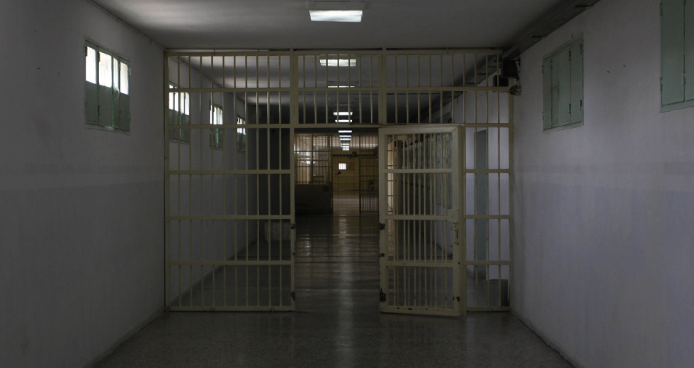 Κραυγή αγωνίας μέσα από τα κελιά