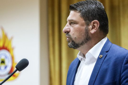 Τρία κέντρα επιχειρήσεων για τον Covid-19