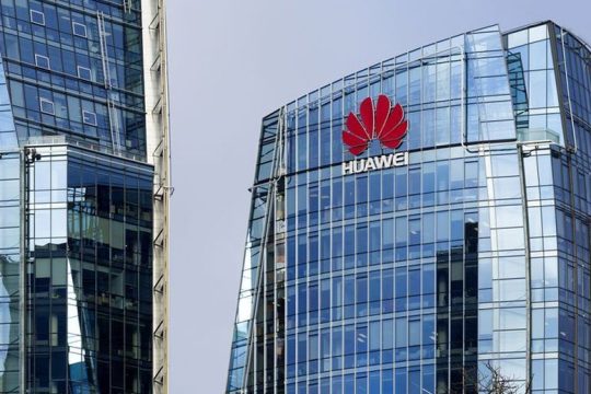 HUAWEI: Door to Door και VIP Service, νέες και ενισχυμένες υπηρεσίες για τους κατόχους smartphones