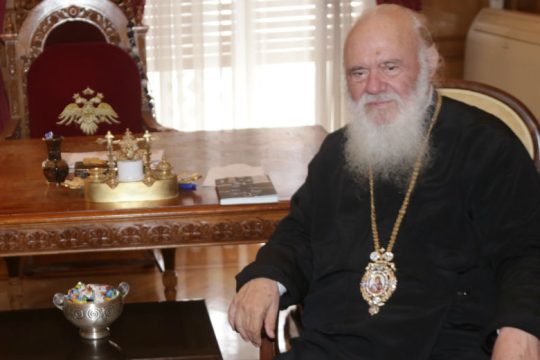 «Προσευχηθείτε σπίτια σας, όχι στις εκκλησίες»