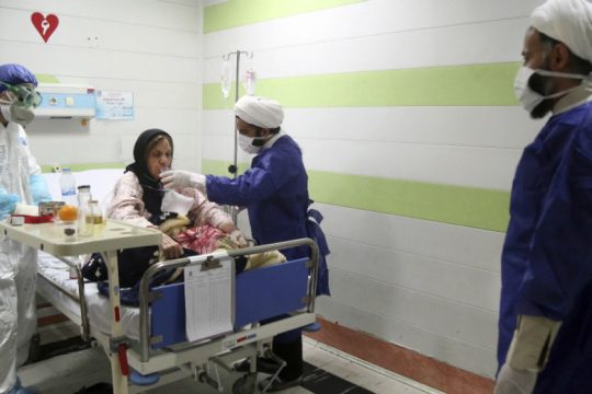 Δάνειο από το ΔΝΤ ζητά το Ιράν για να αντιμετωπίσει την επιδημία